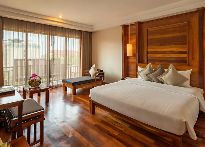 Angkor Miracle Reflection Club 5*